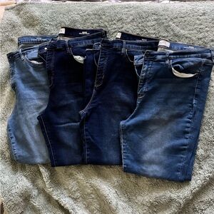 4 Pack of Nicole Miller Jeans